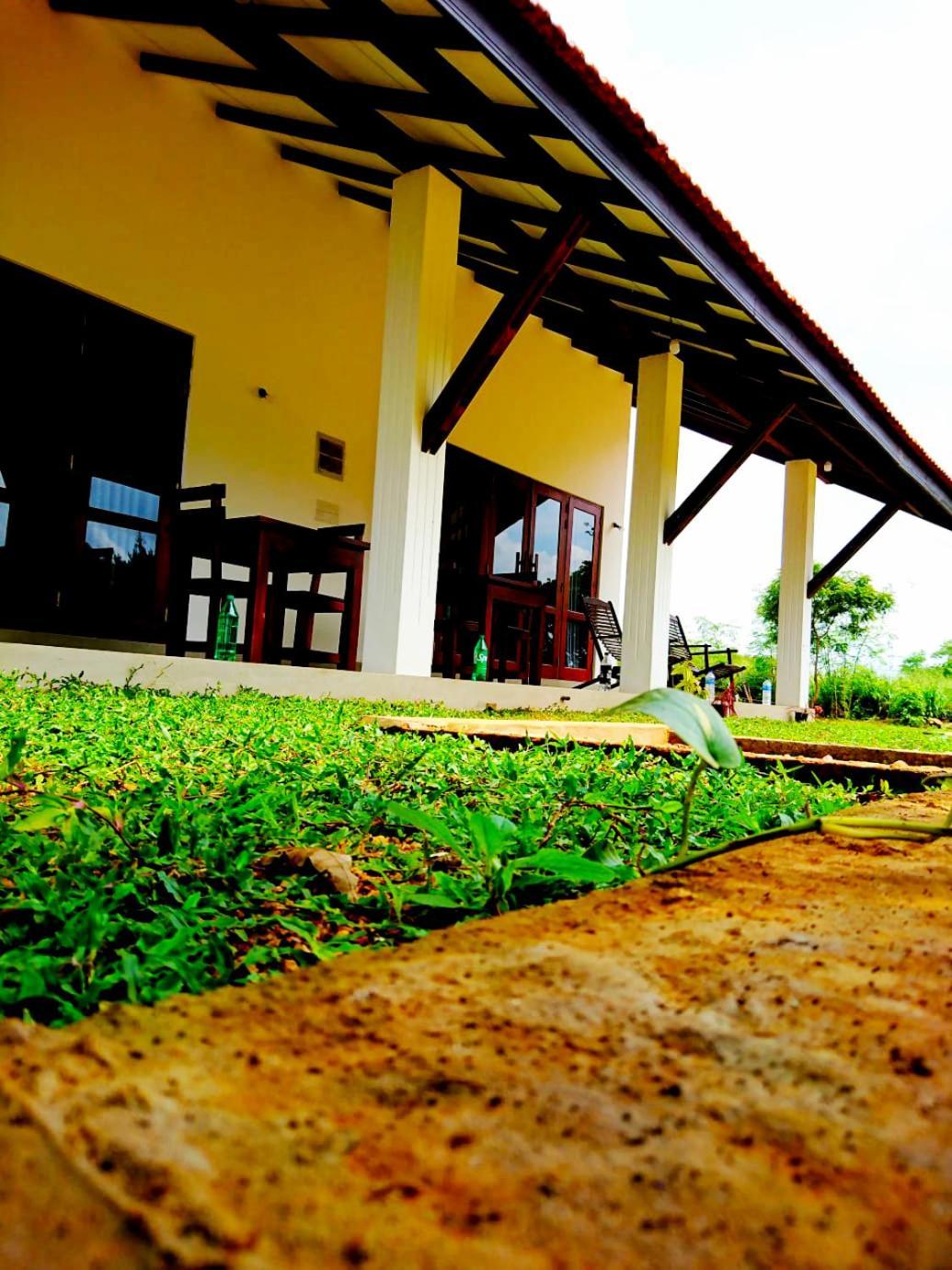 Moni Farm House Wilpattu Hotel Nochchiyagama Exterior photo